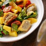 Maultaschen-Salat mit Mango, Avocado und Orange – sommerlich und frisch