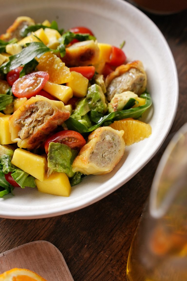 Maultaschen-Salat mit Mango, Avocado und Orange – sommerlich und frisch